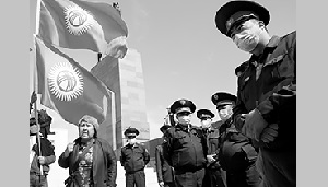 Киргизия избавляется от влияния Запада российскими методами