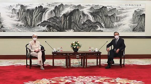 США и Китай строят стену доверия