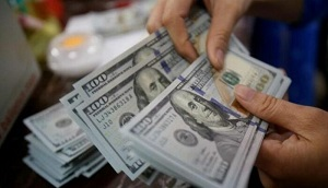 Казахстанцы вновь стали скупать валюту