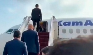 Куда вылетел экс-президент Афганистана, подавший в отставку?