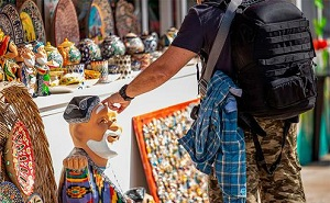 В Узбекистане временно отменили туристский сбор