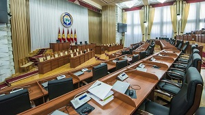 Выборы в Кыргызстане: шанс для обновления парламентаризма или гибель партийной системы?