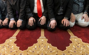 Исламские ортодоксы в Казахстане пытаются диктовать свои правила?