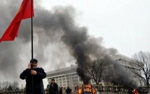 Политолог: В головах элит Кыргызстана еще не созрела идея революции