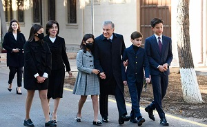 На выборах президента Узбекистана победил Шавкат Мирзиёев. Он набрал 80,1% голосов