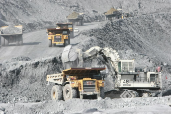 От Кумтора поступило в бюджет 13.5 млрд сомов - Акылбек Жапаров