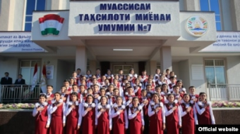 «Нужно кормить семьи». Более 2 тысяч преподавателей Хатлона выехали в трудовую миграцию