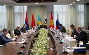 Если границы закрывают, значит, это кому–то нужно