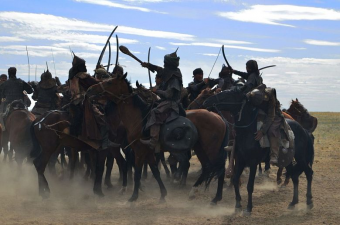 РАННИЕ КОНТАКТЫ РУССКИХ И КАЗАХОВ: ПЕРВЫЙ ВЕК ОБЩЕЙ ИСТОРИИ