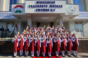 Переполненные классы и срывы учителей, а внешний вид важнее знаний 