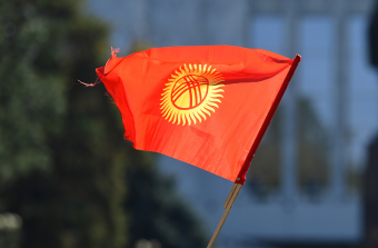 КАДРОВЫЕ ПЕРЕСТАНОВКИ В КИРГИЗИИ: ЖАПАРОВ УКРЕПЛЯЕТ СИЛОВОЙ И ФИНАНСОВЫЙ БЛОКИ