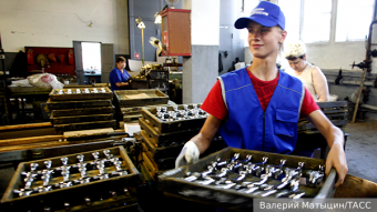 Гастарбайтеров в России начинают заменять школьники