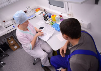 Выдача полисов ОМС семьям трудовых мигрантов усугубит миграционные проблемы