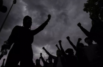 Качают не на шутку: почему запад не оставляет попыток свергнуть власть в КР