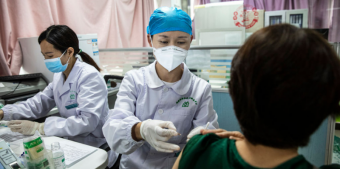 Тревожный туман над Китаем: Неизвестная болезнь и молчание Пекина