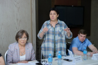 Участники круглого стола в Бишкеке раскритиковали проект Эсимде