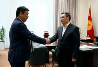 Бьют по мэру, а целятся в президента