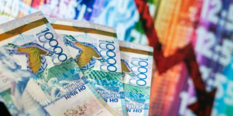 Казахстанские банки удвоили продажи рублей: на кого работает внебиржевой рынок?