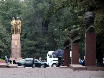 Иманалы Айдарбеков был бы против переименования бульвара Молодой Гвардии