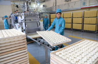 При поддержке Российско-кыргызского фонда развития в Кыргызстане открылось 20 заводов в 2025 году