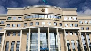 Небо закрыто: тысячи казахстанцев не могут вылететь с Ближнего Востока 