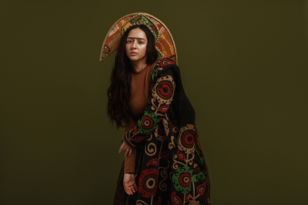 Мама Manizha: от сцены до колыбельной 